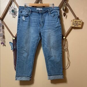KanCan Light Blue Cropped Jeans